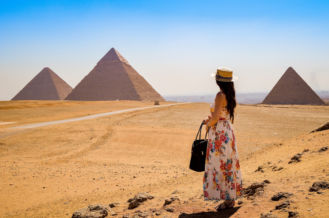 Visit all the pyramids of Egypt around Cairo